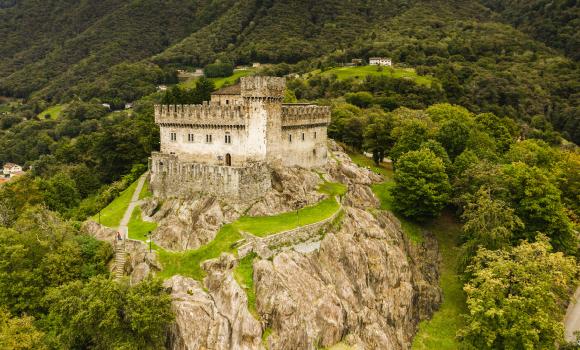 Drei Burgen sowie Festungs- und Stadtmauern von Bellinzona