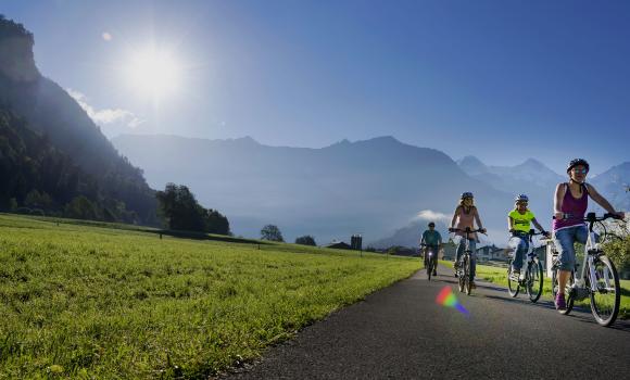 Mit dem E-Bike durchs Berner Oberland