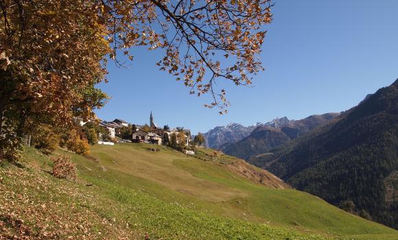 Promenade dans le village de Schellen-Ursli