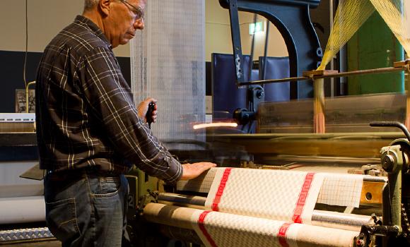 Machines textiles Saurer en action